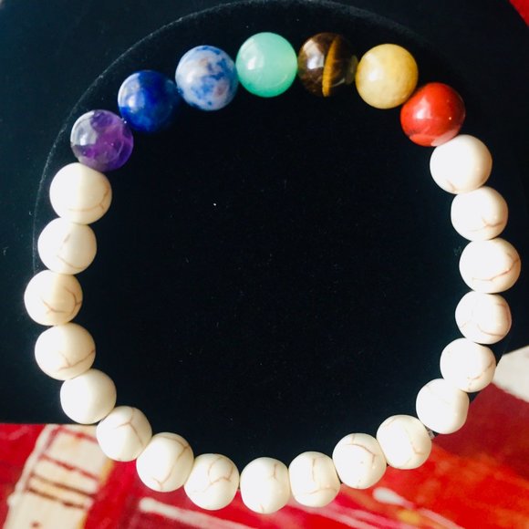 7 Chakra with White turquoise beaded bracelet - Unique gifts - 100% Genuine - Picture 1 of 3